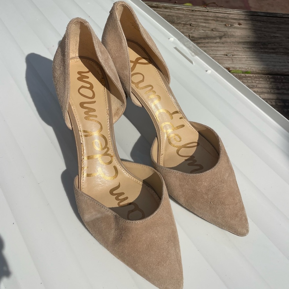 Sam Edelman suede tan heels. Pointed two open sides.